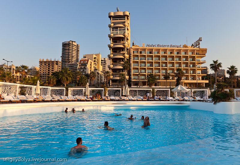 Для того, чтобы у вас сложилось собственное впечатление о сервисе и комфорте бейрутских гостиниц, приведу несколько фотографий. Жили мы в гостинице Rivierа: 